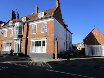 North Walls House B&B Chichester - Hotels in Chichester, West Sussex - Local Business Directory