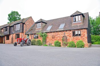 Northlands Farm and Lakes - Hotels in Chichester, West Sussex - Local Business Directory