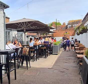 Trents - Hotels in Chichester, West Sussex - Local Business Directory